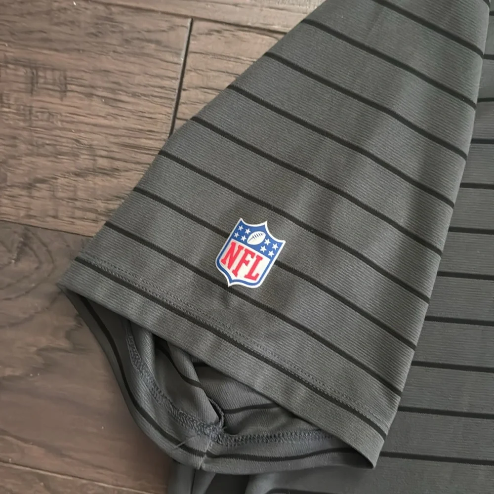 Nike Men's Black Polo with Subtle Stripes